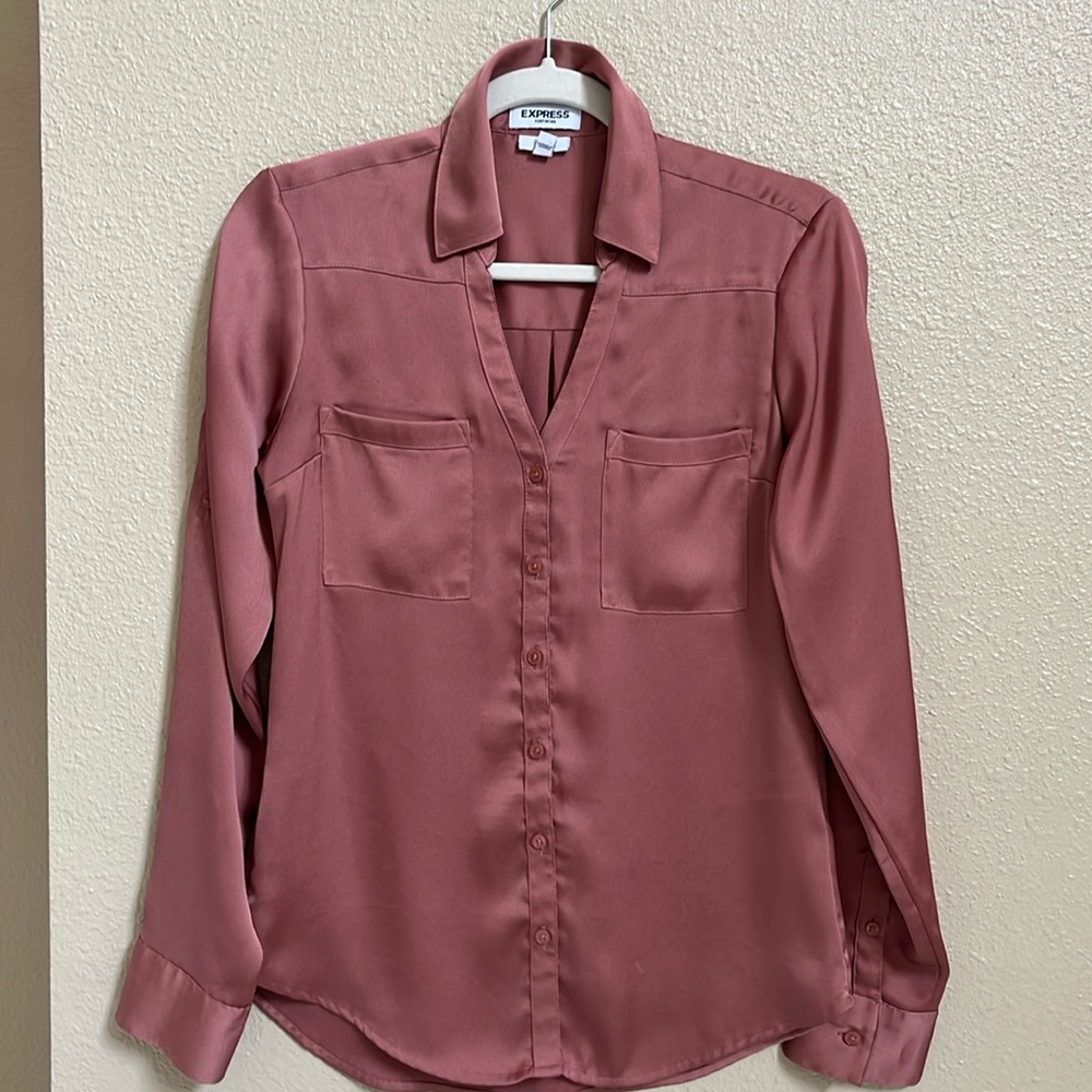 Express portofino women XS blouse-long sleeve-2 front pockets- gently worn- fawn